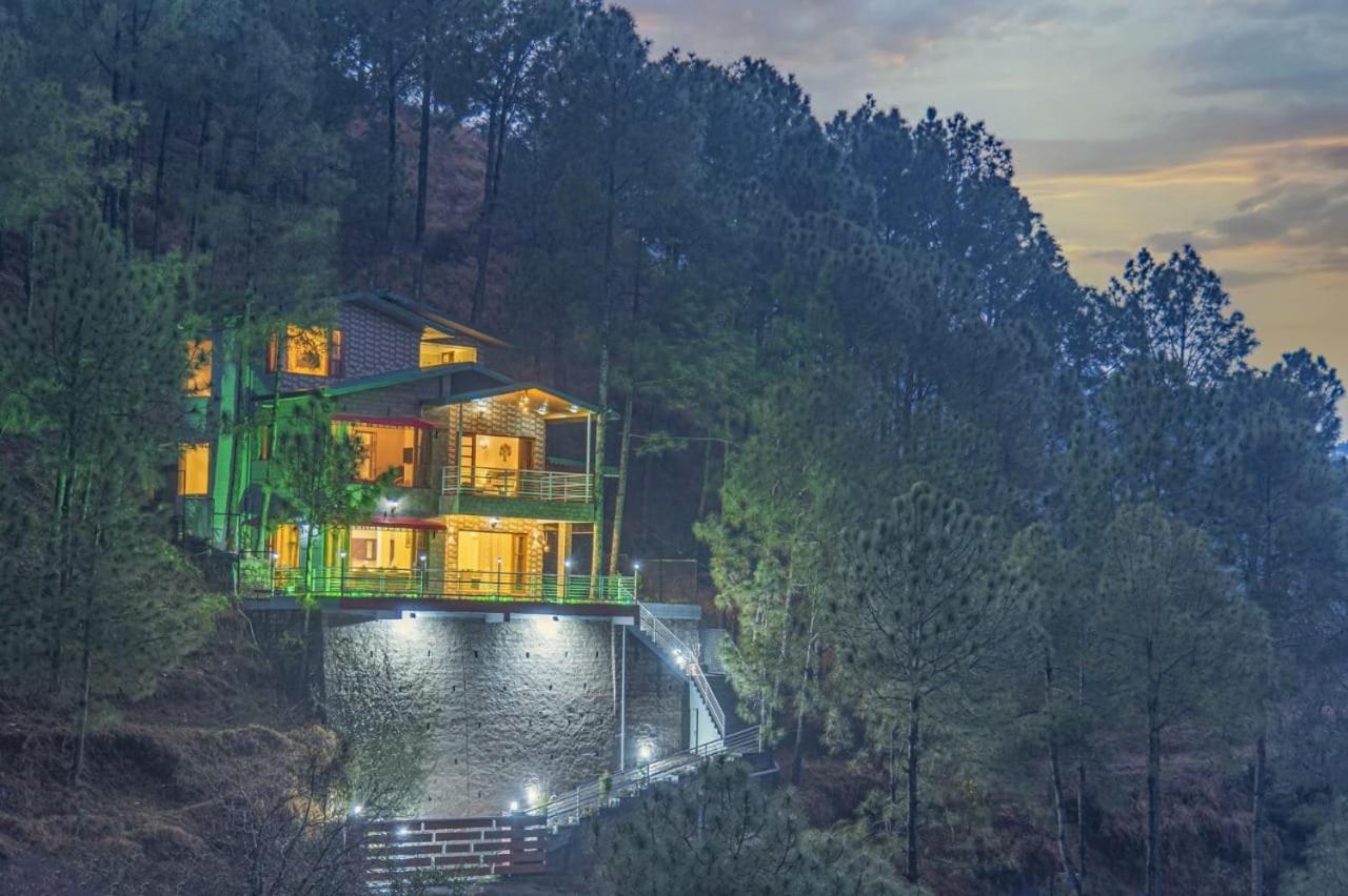 Asdaed Apartment Kasauli Bagian luar foto